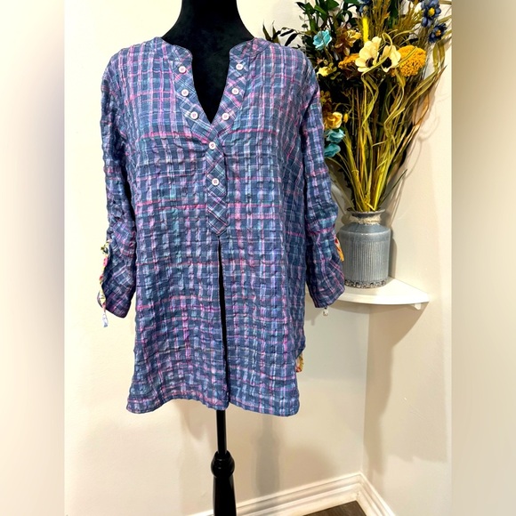 Sharon Young Blue and Pink Button Down Tunic with Mandarin Collar Tie Sleeves - Picture 1 of 10